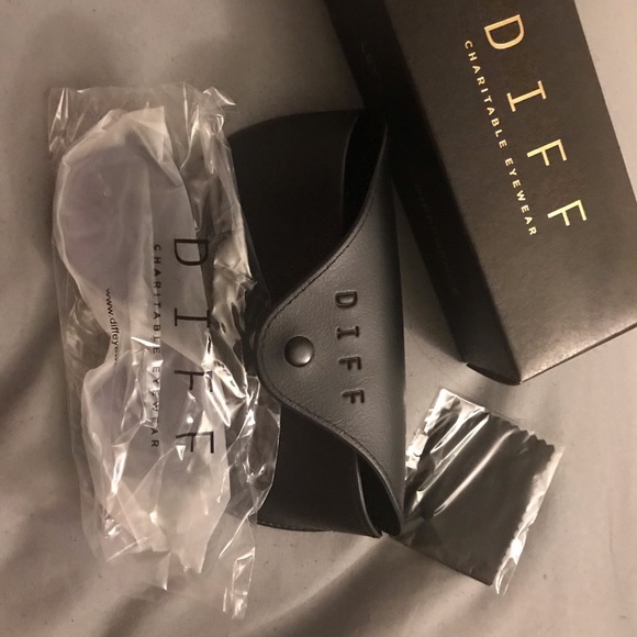 🕶 Diff sunglasses 🕶 - Picture 2 of 4